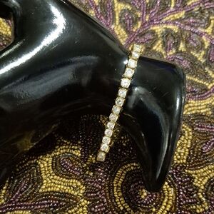 Elegant Gold and Rhinestone Bracelet